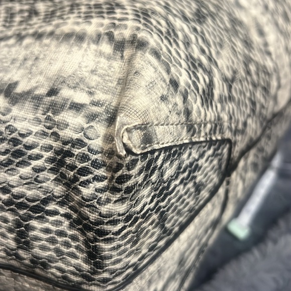 **GIVY FOR MIXLUX*** Vince Camuto Animal print Tote with leather straps - Picture 13 of 13